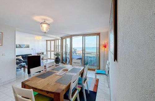 Granville Apartment | Appartement lumineux avec ascenseur, balcon et wifi gratuit à Granville - FR-1-361-123