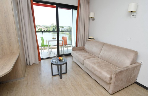 Bordeaux-Lac Condo | Appartement Lumineux | Parking Disponible
