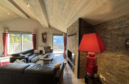 Auris Apartment | Appartement moderne 5 pièces, proche des pistes avec cheminée, terrasse, parking et bois inclus - FR-1-297-346