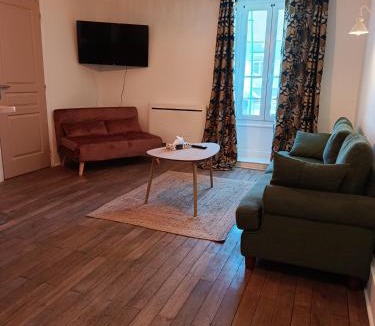La Machine Apartment | Appartement Refait a neuf avec accès au jardin , local vélo et Wifi