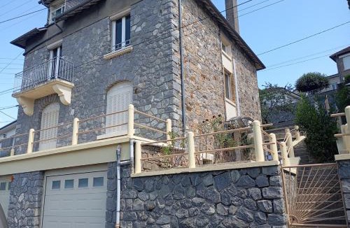 Tulle Apartment | Appartement renové 46m2 - Climatisé, Calme et proche commodités