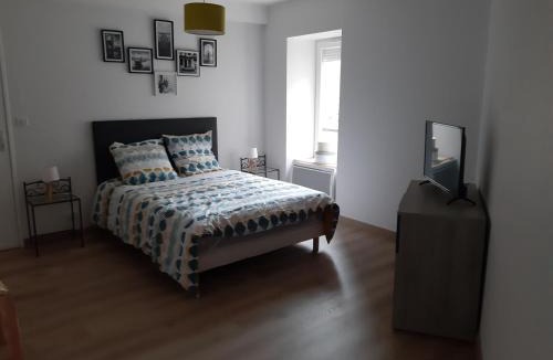 Saint-Antheme Apartment | APPARTEMENT ROUGE