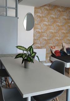 Saint-Sulpice Apartment | Appartement Saint Sulpice la Pointe