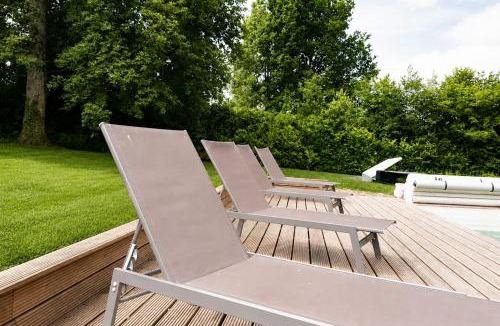 Oradour-sur-Vayres Villa | Apple Barn Cottage with 5 Bedrooms
