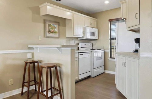Clarkesville Apartment | Apple Mountain Resort | Resort Lifestyle Stay