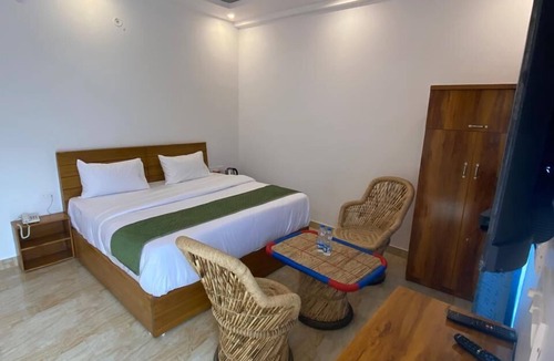 Kempty Range Hotel | Apple Orchard Resort