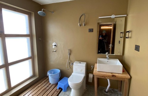 Uleytokpo Hotel | Apple Orchard Ule
