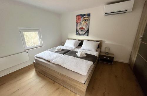 Kambresko House | Apple & Pear