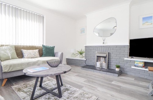Lanner House | Apple Tree Bungalow