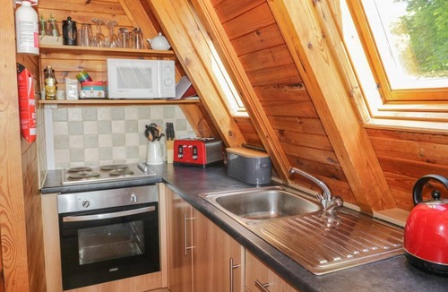 Corton Cabin | Apple Tree Lodge: Open-Plan Living Oasis