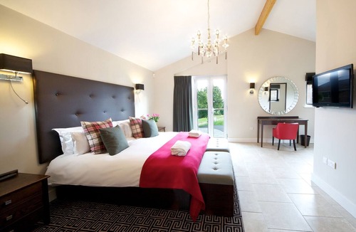 Stoke by Nayland Cabin | Apple Tree Lodges