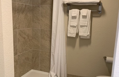 Victorville Hotel | Apple Valley Hotel & Lodge