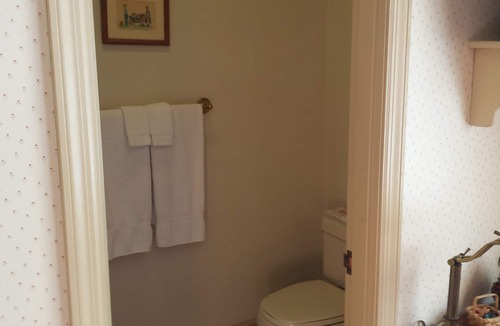 Slippery Rock House | Applebutter Inn