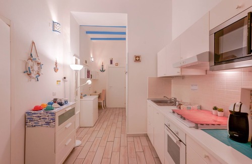 Historic Castle District House | Approdo Rooms - Eja Sardinia