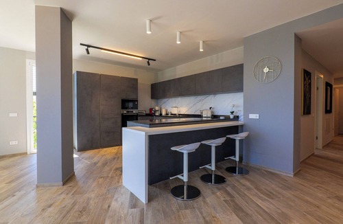 Cresseglio Apartment | Approx. 190 m² 6-room house unit with terrace and whirlpool