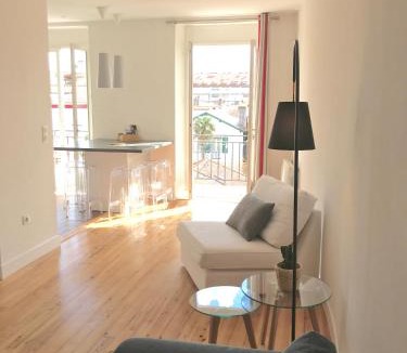 Saint-Jean-de-Luz City Center Apartment | Appt 5pers Centre St Jean de Luz - Calme - Grande Plage à 2mn - Balcon