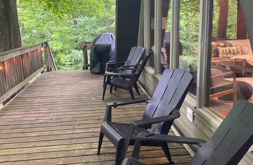 Upson Cabin | Apres’ Haus: Comfy A-Frame centrally located in Whitecap Village with fireplace