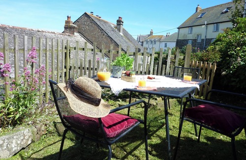Coverack Cottage | April Cottage