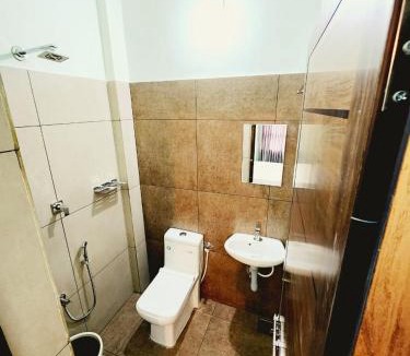 Perintalmanna Hotel | Apsara Residency