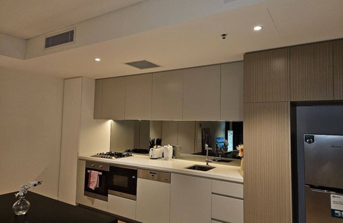 St. Leonards Apartment | APT 1BR St Leonards Walk to Station & Easy to CBD