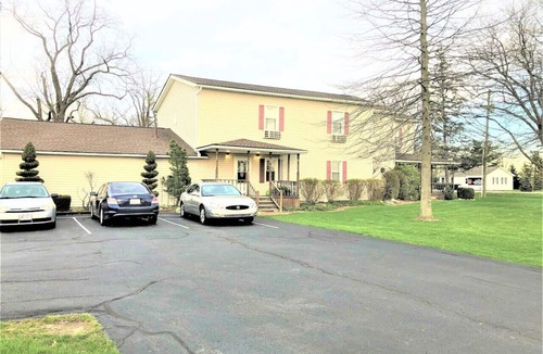 Paulding Apartment | Apt. 4 - Ensuite Bath, Roku, Fridge/Micro, Queen