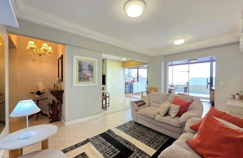 Andorinha Apartment | Apt 4 Quartos com Ar Condicionado 130m da Praia