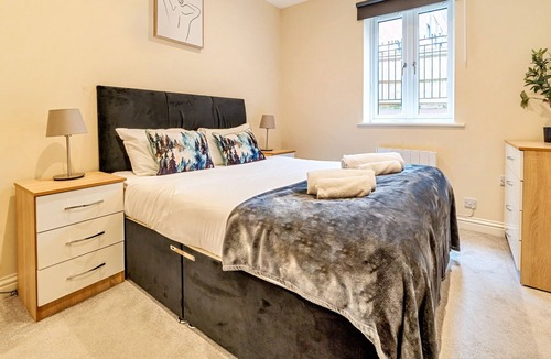 Basingstoke Apartment | Apt Basingstoke Town Center By Firoz Property Mgmt