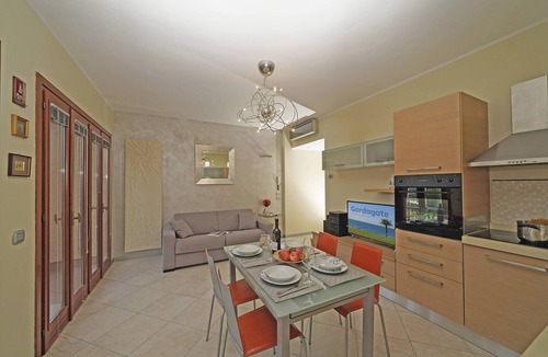 Sirmione Apartment | Apt Il Barcone