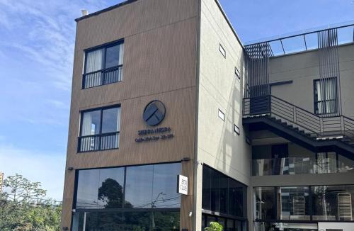 El Poblado Apartment | Apt in el Poblado, walkable area with parking 215