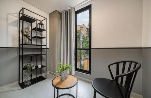 El Poblado Apartment | Apt in el Poblado, walkable area with parking 215
