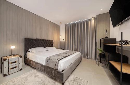 El Poblado Apartment | Apt in el Poblado, walkable area with parking 215