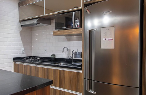 Enseada Apartment | Apt moderno a 240 metros da praia DW6172