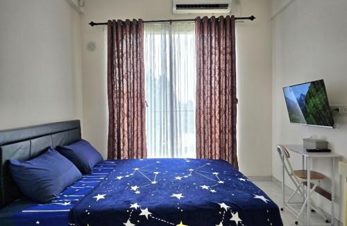 Bumi Serpong Damai Apartment | Apt Sky House BSD Studio with Pool & Wi-Fi by Damaresa