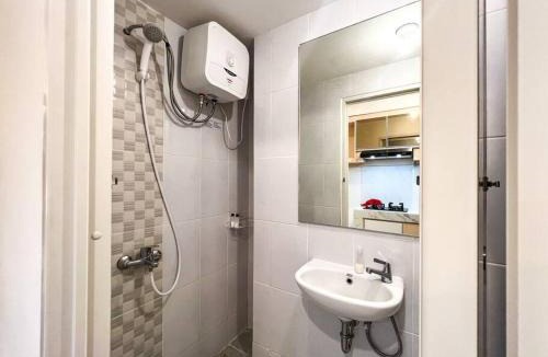 Old Jakarta Apartment | Apt Tokyo Riverside Studio PIK2 Tower C w Netflix.