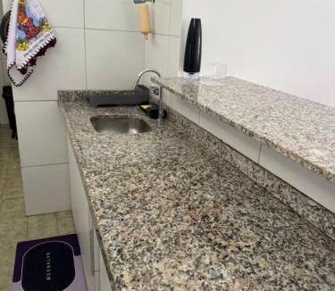 Centro Apartment | APT ventilado, 2 quartos, pertinho da praia