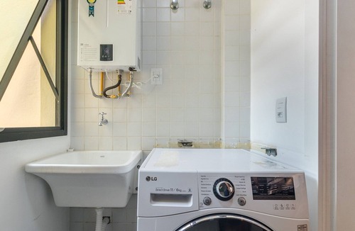 Lagoa da Conceicao Apartment | Apt w/Barbecue 650m From the Lagoon Ruh0109