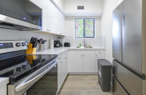East Little Havana Apartment | Apt w Free Parking In Prime Location Calle Ocho