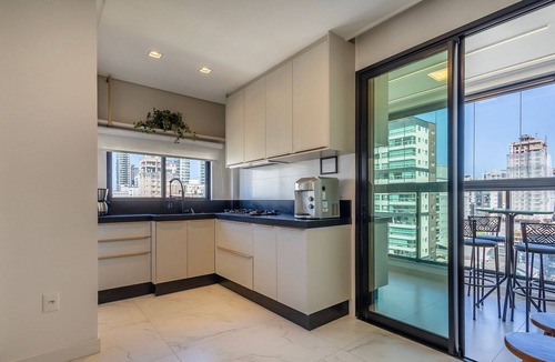 Andorinha Apartment | Apt w/Gourmet Balcony 700m From the Beach Bon1101