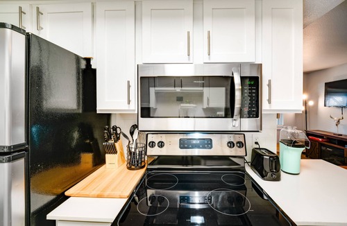 Vickery Meadow Apartment | Apt w/Pool Access: 9 Mi to Dtwn Dallas!