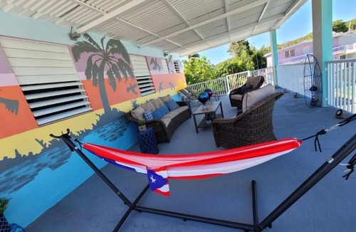 Coto Apartment | Apt w/Pool deck & Games, 5 mins from the Beach OU