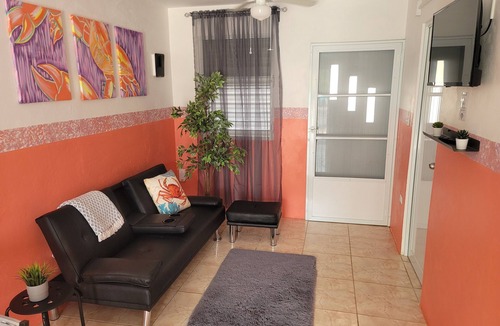 Coto Apartment | Apt w/Pool Deck & Games, 5 mins From The Beach- CU