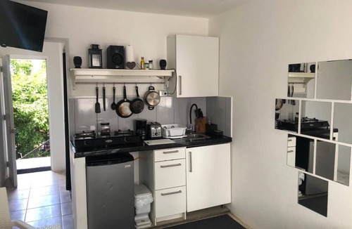 El Callejon Apartment | Apt3, Super Économique, Confortable, Équipé, Climatisé, Excellent Emplacement