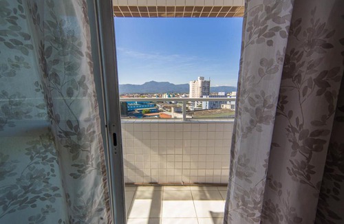 Mirim Apartment | Apto com Ar e 2 Dorm na Vila Mirim perto da Praia