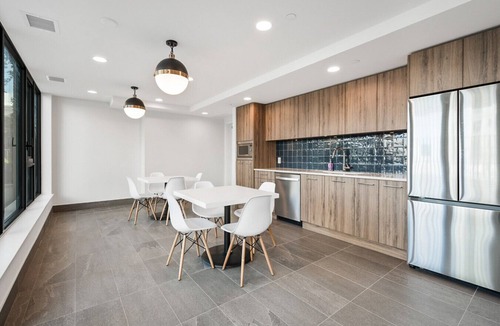 South Pandosy Condo | AQUA Corner Unit w Balcony and Amazing View #614