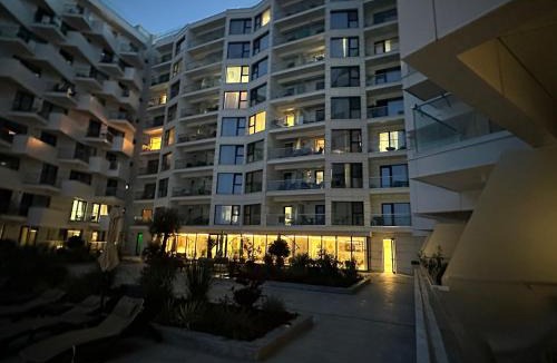 Mamaia-Sat Apartment | Aqua Infinity- Pool & SPA Resort