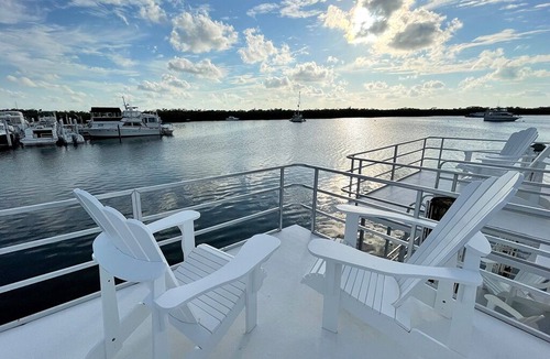Tavernier Boat Rental | Aqua Lodge Houseboat "Tarpon"