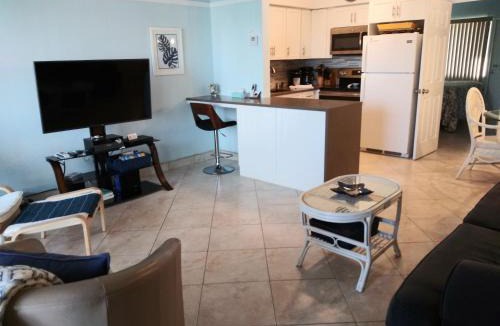 Pompano Beach Apartment | Aqua Mar Condos