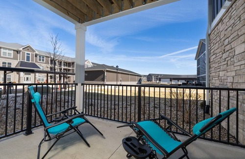 Whitestown Apartment | Aqua Oasis Spacious 2BR 2BA King Beds Pond WFHGym