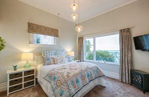 Oamaru House | Aqua On Reed