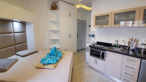 Al Ahyaa Apartment | Aqua Palms Studio A210